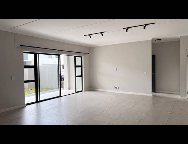 3 BEDROOM APARTMENT TO LET IN SANDOWN